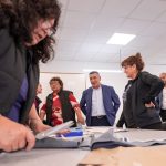 EL INTENDENTE RIOSECO VISITÓ EL TALLER DE CORTE Y CONFECCIÓN DE INDUMENTARIA DE TRABAJO