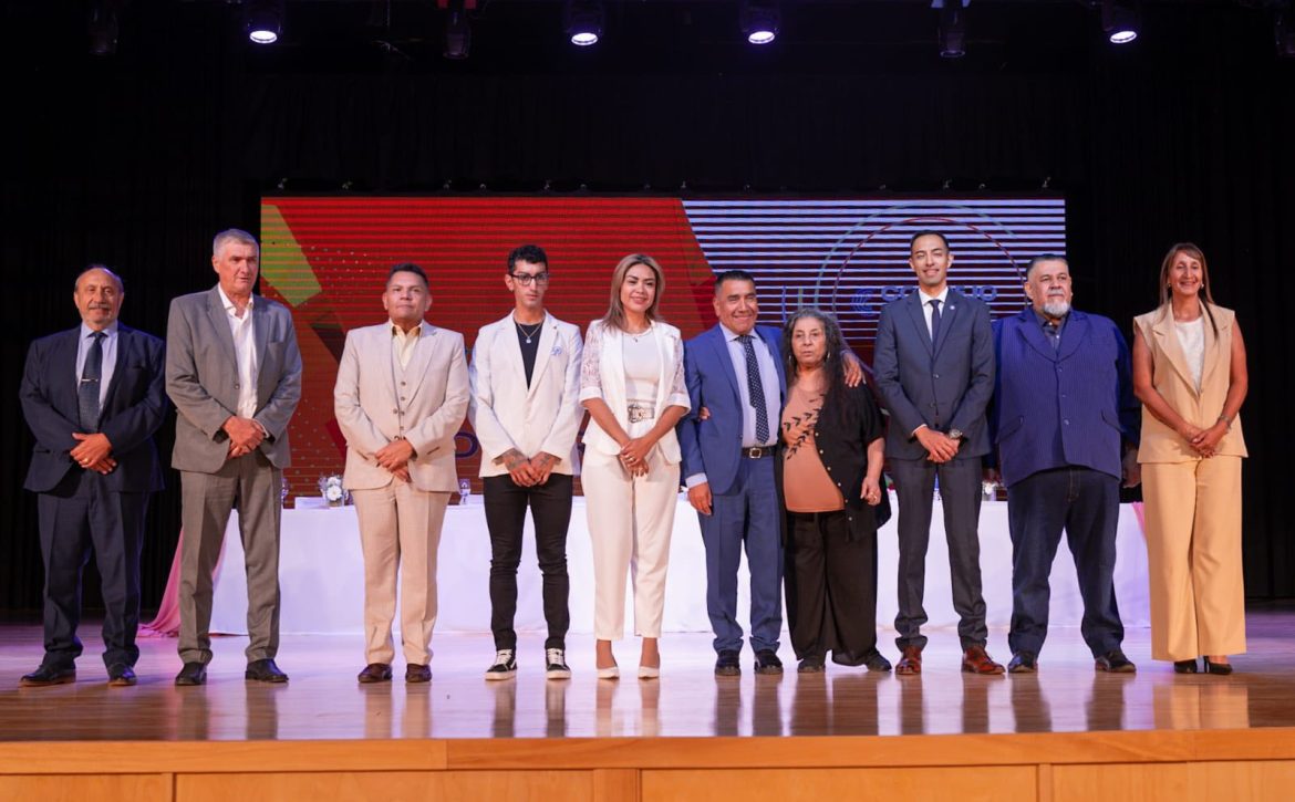 644584949_1254684463470393_4020985972912183979_n